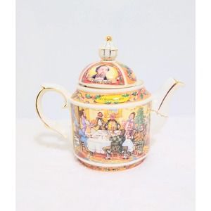 Sadler gold trim  Christmas tepot